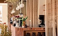 014-snidanishna-discover-ukraines-cozy-cafe-design-oasis.jpg