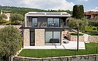 014-villa-vela-reimagining-lakeside-living-in-torri-del-benaco.jpg