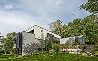 018-maison-shefford-modern-retreat-blending-nature-architecture.jpg