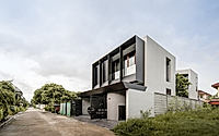 019-mng-courtyard-house-designing-for-limited-space-in-bangkok.jpg