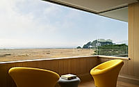 coastal-retreat-modern-minimalism-meets-cape-cod-003