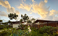 kalihiwai-pavilion-embracing-hawaiis-tropical-beauty-008