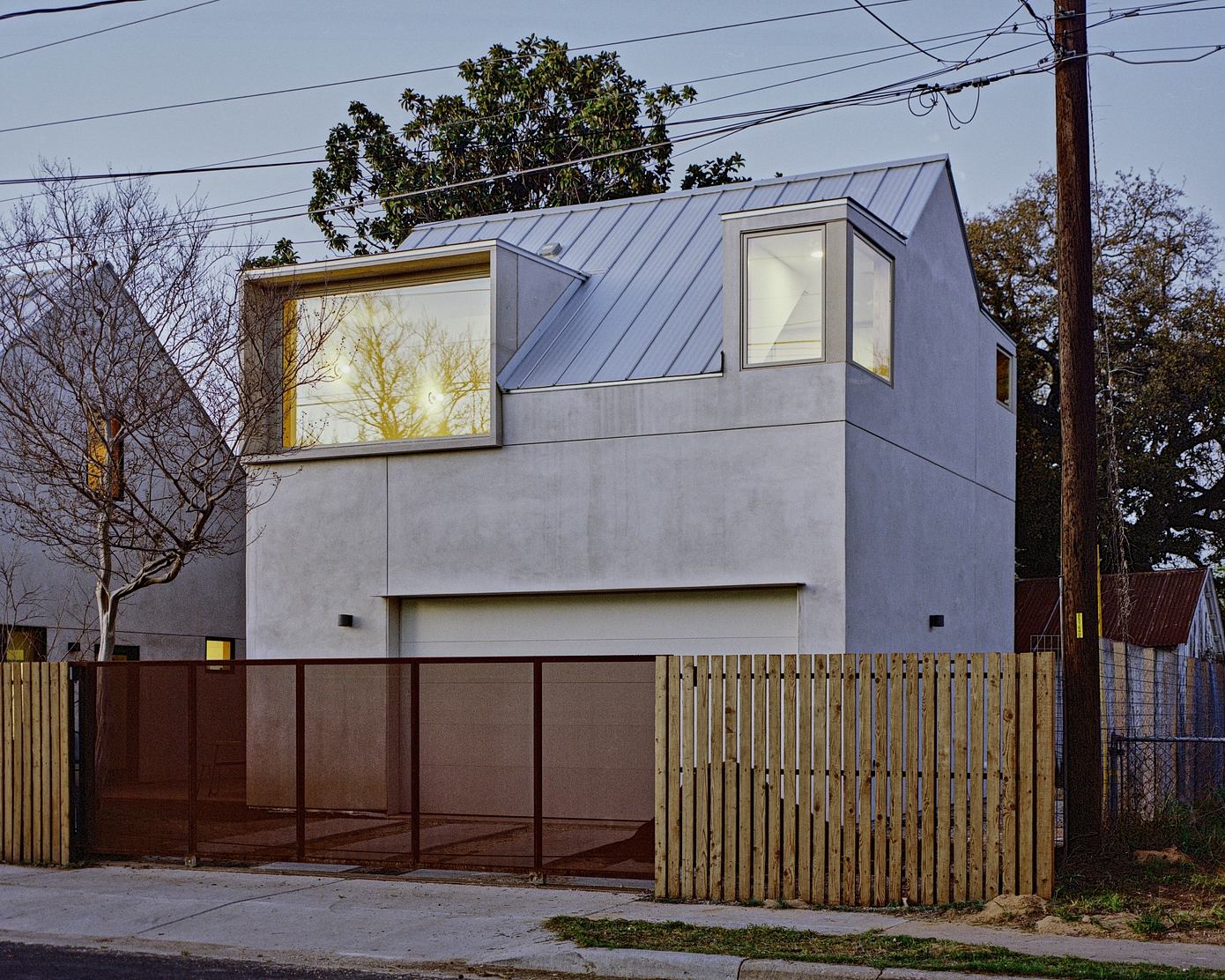 Aperture House: Cinematic Inspiration in Austin Architecture