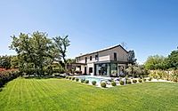 001-dajo-house-a-closer-look-at-sandro-uzilas-renowned-croatian-villa.jpg