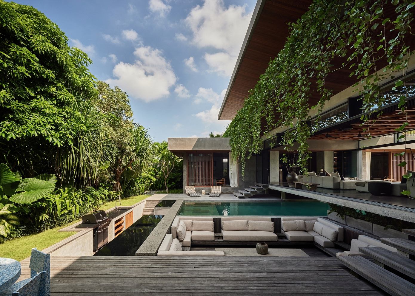 Freebird: Transformative Indonesian House Design