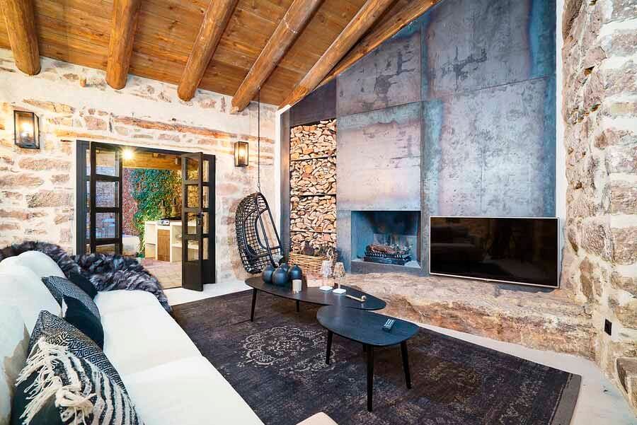 Mountain House: Exploring Eva Rubio’s Spanish Architectural Gem