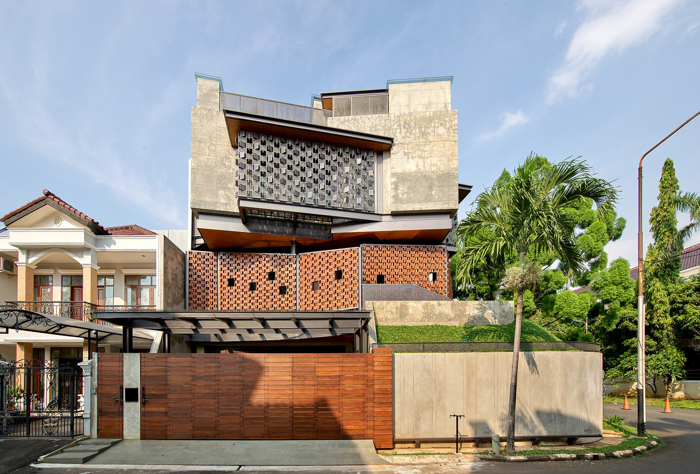 Sarang Nest House: Innovative Residential Architecture in Indonesia