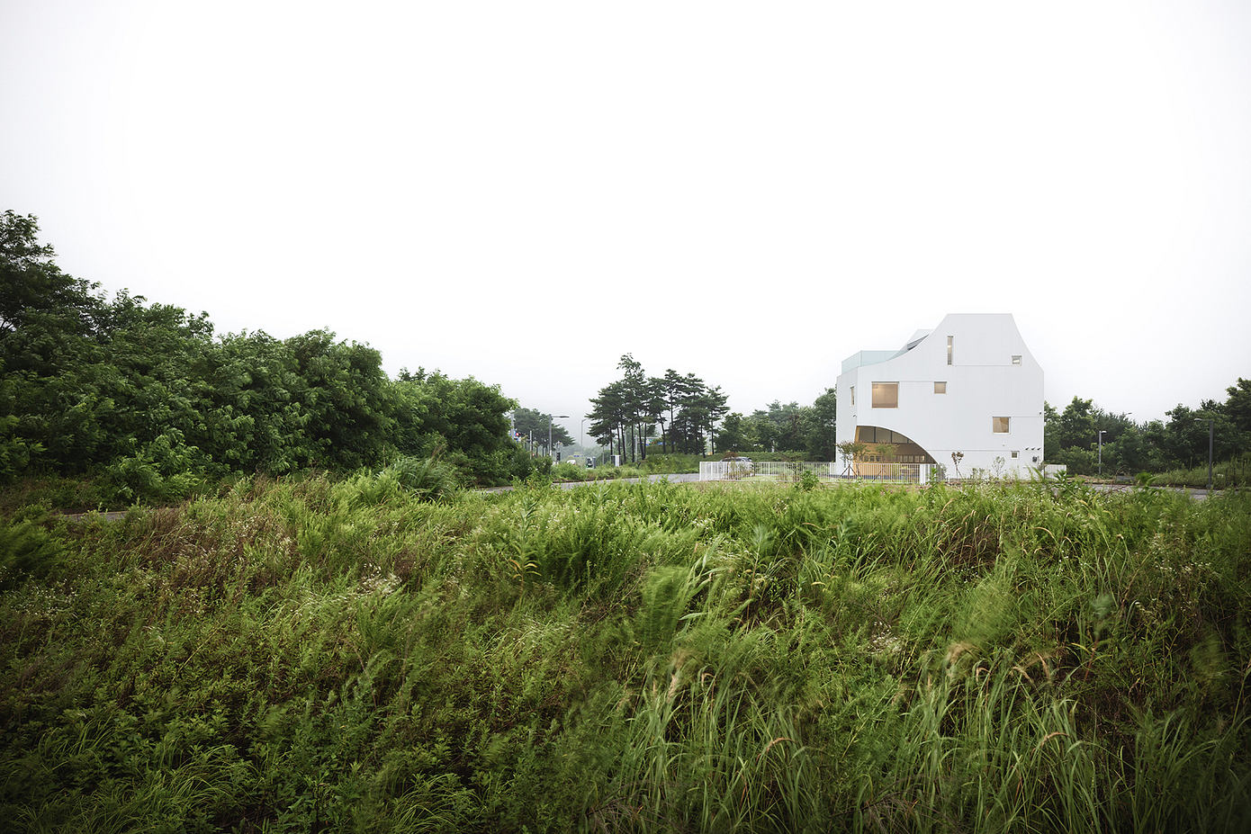 Sundial House: Minimalist South Korean Home Design