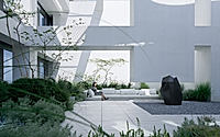 001-the-opus-one-harmonizing-classic-and-contemporary-in-a-private-garden.jpg