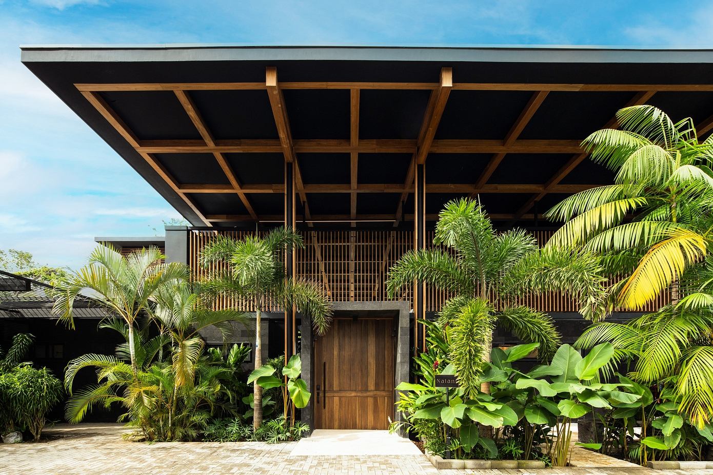 Villa Elu and Villa Nalani: Blending Tropical Design and Nature
