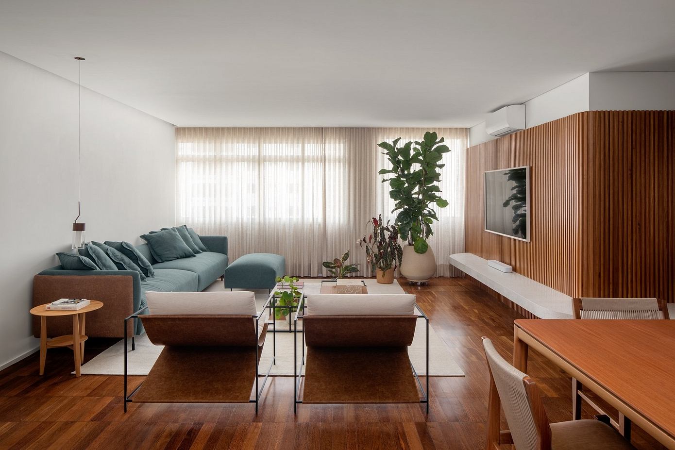 Ficus Apartment: Transforming a 70’s Apartment in São Paulo