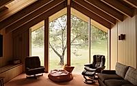 002-off-grid-house-innovative-timber-design-in-rural-australia.jpg