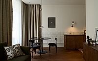 002-peachy-uncovering-kohlrabis-moody-apartment-design-in-wroclaw.jpg