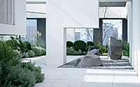 004-the-opus-one-harmonizing-classic-and-contemporary-in-a-private-garden.jpg