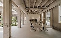 006-blow-models-modernist-meets-contemporary-in-this-barcelona-office.jpg
