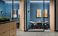 007-biomed-realty-offices-hacins-warm-organic-workspace.jpg