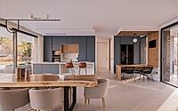 007-villafranca-house-seamless-blend-of-indoor-outdoor-living.jpg