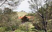 010-off-grid-house-innovative-timber-design-in-rural-australia.jpg