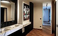 011-city-life-apartment-marcello-mainas-luxurious-art-filled-home.jpg