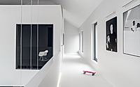 011-monochrome-minimalist-house-design-from-maka-studio.jpg