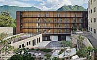 014-franklin-university-switzerland-campus-a-striking-landmark-for-elevated-education-in-lugano.jpg