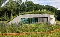 014-the-house-under-the-ground-blending-architecture-and-nature-in-the-netherlands.jpg