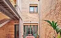 015-103rav-courtyard-centered-house-design-in-barcelona.jpg