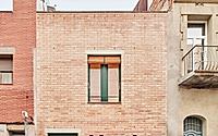 016-103rav-courtyard-centered-house-design-in-barcelona.jpg