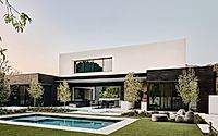 016-charmed-modern-multigenerational-home-design-in-phoenix.jpg
