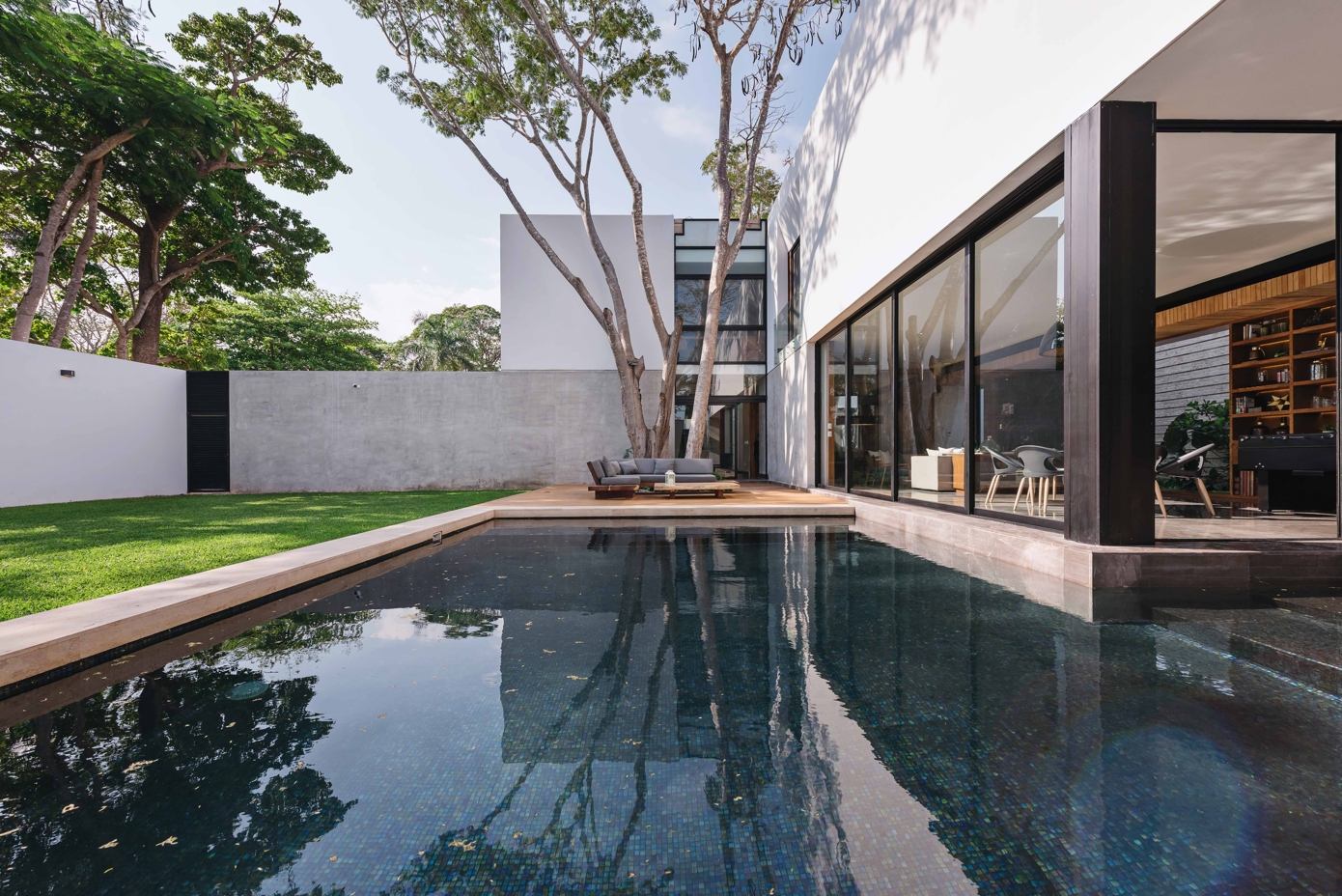Casa Rayada: Luxury Modern Home in Mérida, Mexico