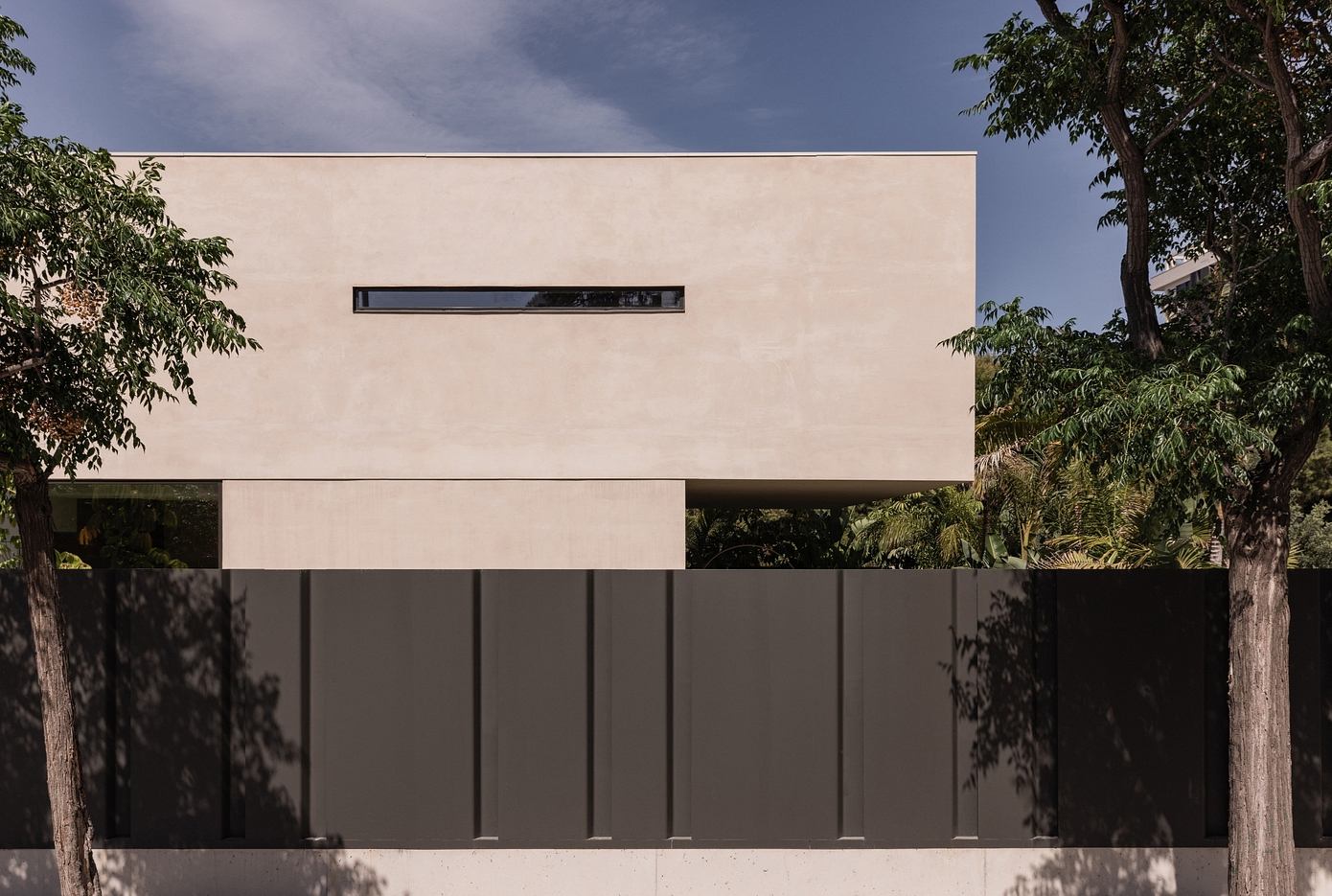 Ene House: Mastering Minimalist Architecture in Alicante