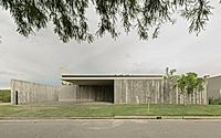001-casa-dos-vigas-a-modern-architectural-retreat-in-argentina.jpg