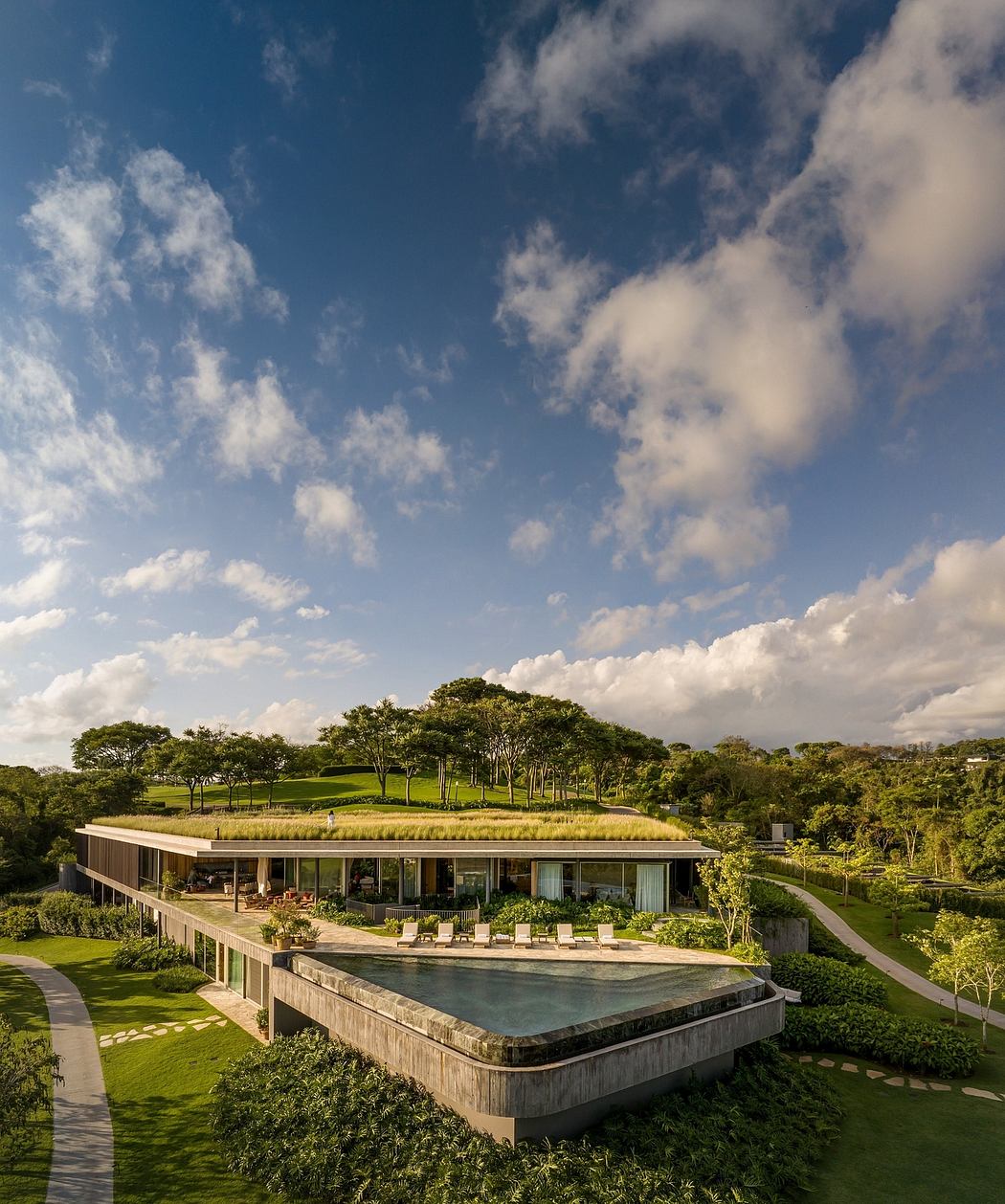Casa Gak: Embracing Nature with Innovative Architecture