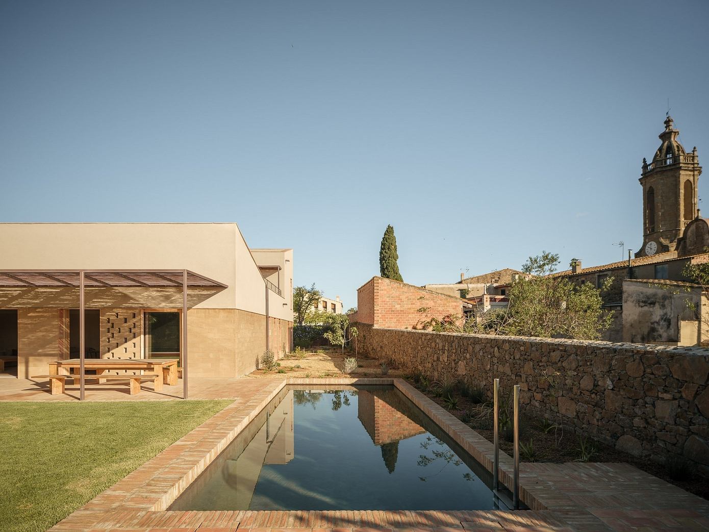 Casas 1922: Sustainable Bioclimatic Design in Spain