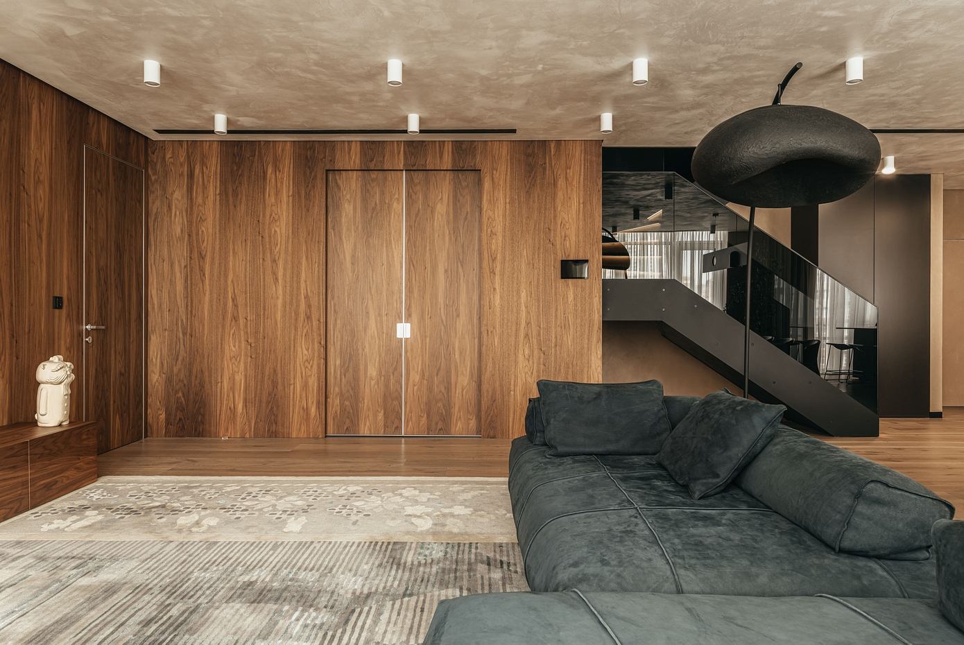 Farby Apartment: Eclectic Ukrainian Interior by MAKHNO Studio