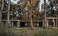 001-forest-house-embracing-nature-with-sustainable-design.jpg