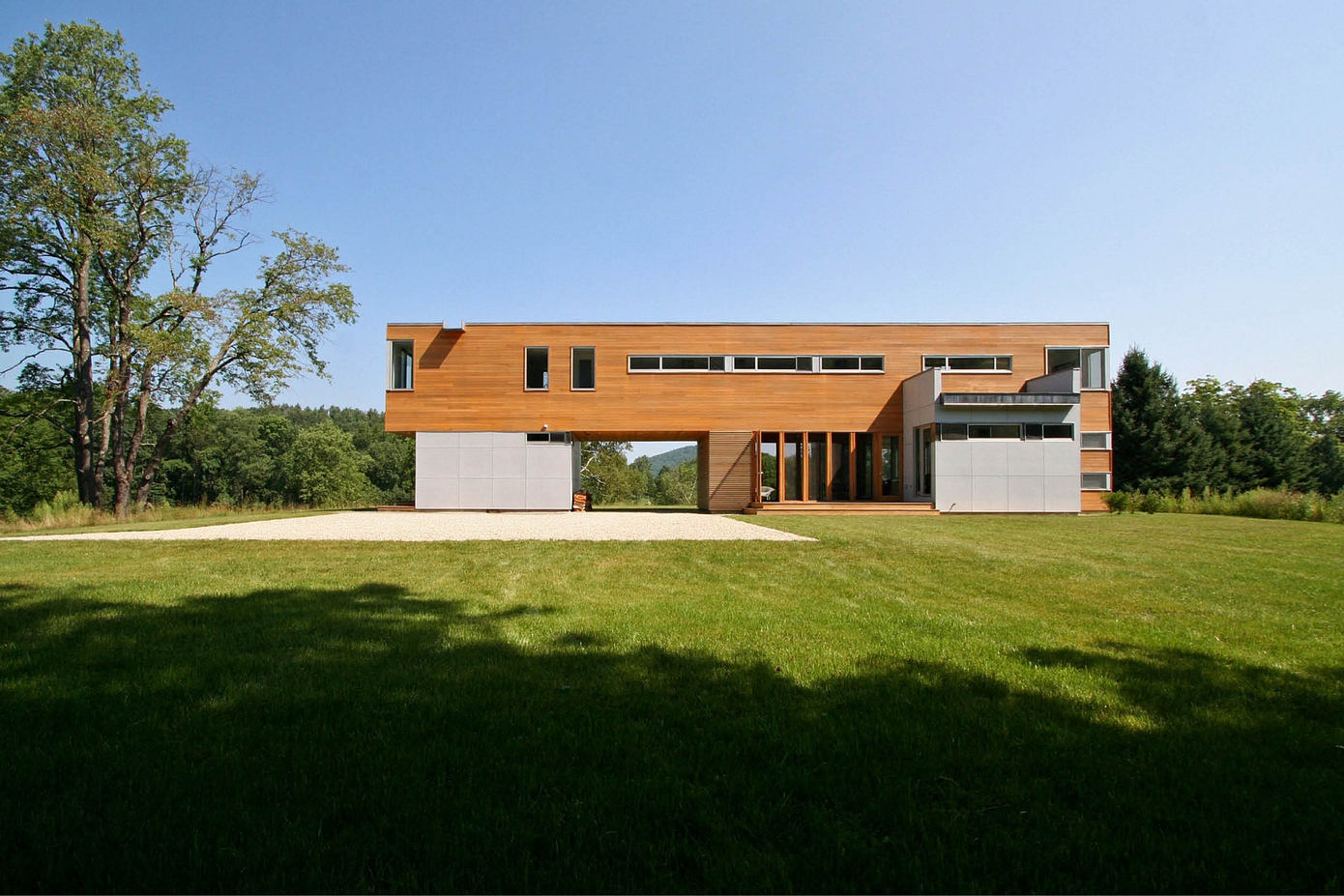 House on Sunset Ridge: Luxury Prefab Home in Norfolk