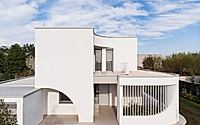 001-l2a-house-a-modern-minimalist-architectural-marvel.jpg