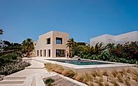 001-onze-house-cadaval-estudios-coastal-masterpiece-in-spain.jpg