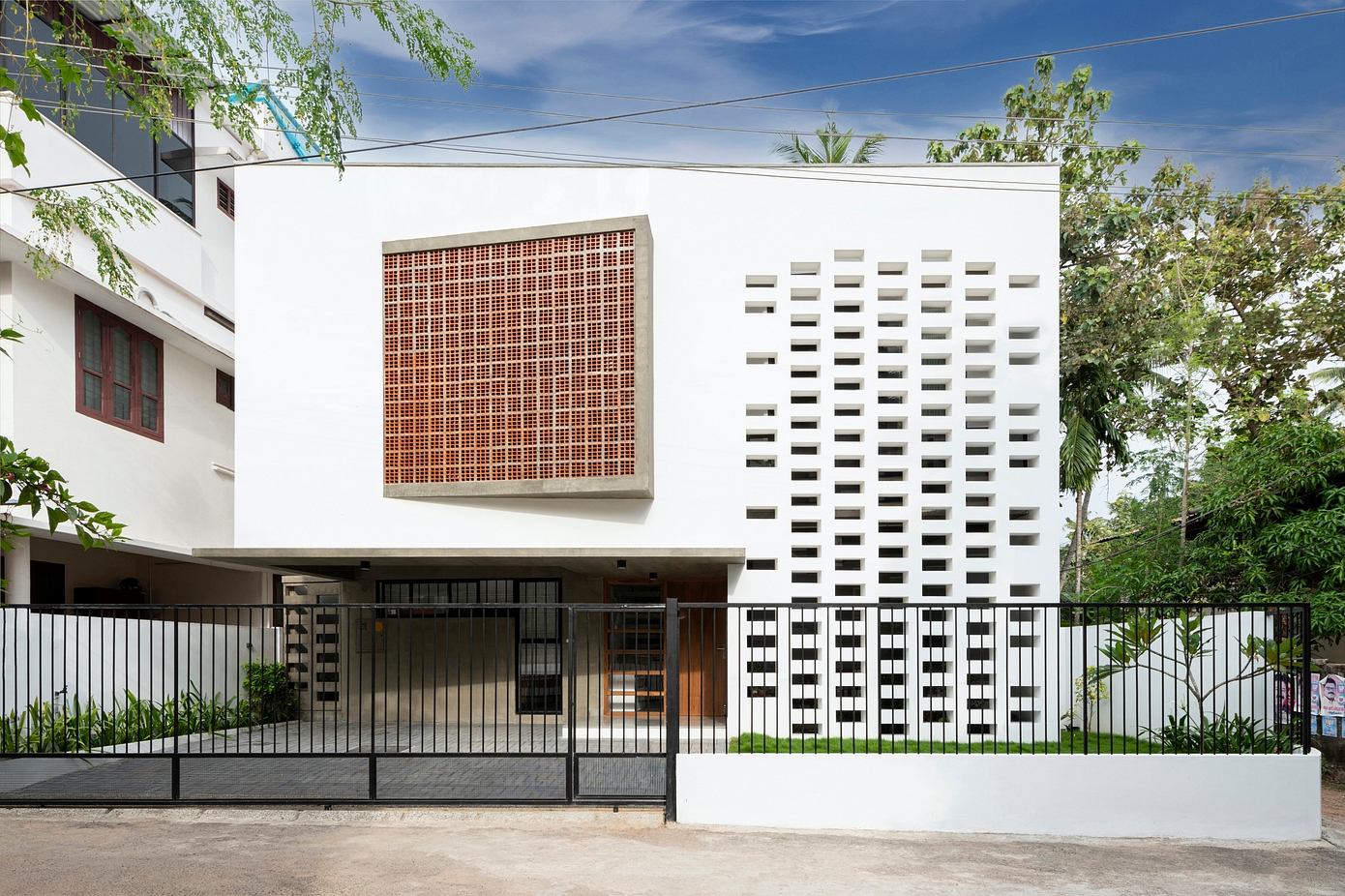 White Skube House: Srijit Srinivas Architects’ Unique Cuboid Design