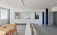 002-mlekarenska-apartment-minimalist-design-meets-functionality.jpg