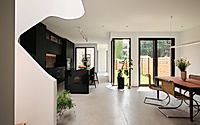 002-residence-bnv-elegant-renovation-harmonizing-with-urban-fabric.jpg