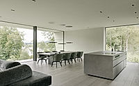 003-living-by-the-lake-a-modern-retreat-for-luxury-living.jpg