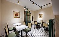 008-hot-beans-coffee-cuisine-vibrant-cafe-design-in-vietnam.jpg