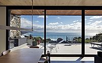 008-lorne-house-panoramic-bay-views-and-luxury-features.jpg