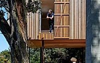 008-mawhitipana-house-elevated-auckland-getaway-with-panoramic-views.jpg