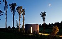 010-lumipod-5-the-ultimate-minimalist-retreat-in-cluny.jpg