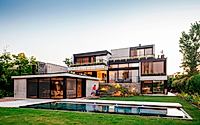 011-cr-house-elevated-design-with-golf-course-views-in-nordelta.jpg
