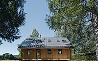 011-lipno-lakeside-cabin-immersive-bohemian-forest-retreat.jpg