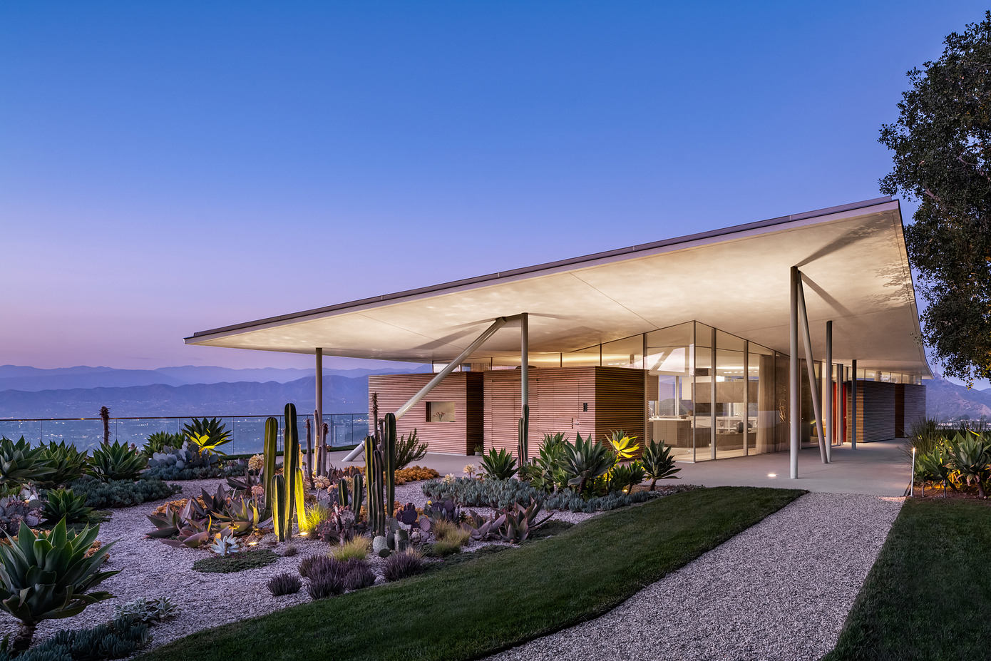 California House: GLUCK+ Architects’ Hillside Masterpiece in LA